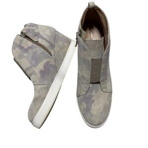 Linea Paolo 8 Camo Women's Booties Suede felicia Wedge Ankle Side Zip